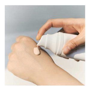 کرم ضد آفتاب رنگی سنتلا SPF 50 مدل TONE BRIGHTENING